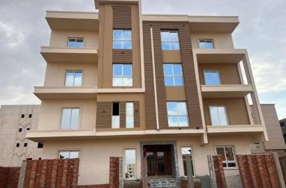 شقة بالحي الثاني بيت الوطن دور اول دقيقة من ش التسعين استلام فوري