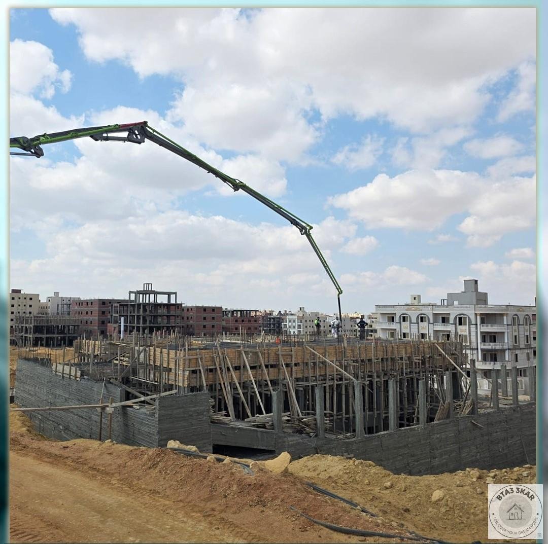 شقة دور ثاني بيت الوطن الحي الرابع خطوات من الفيو زون بمقدم 20 %