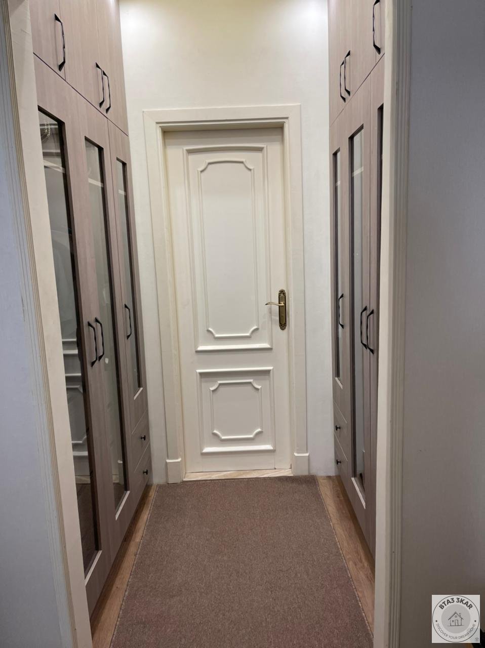 شقة دور اول بفيلات البنفسج تشطيب الترا سوبر لوكس مكيفة بالكامل