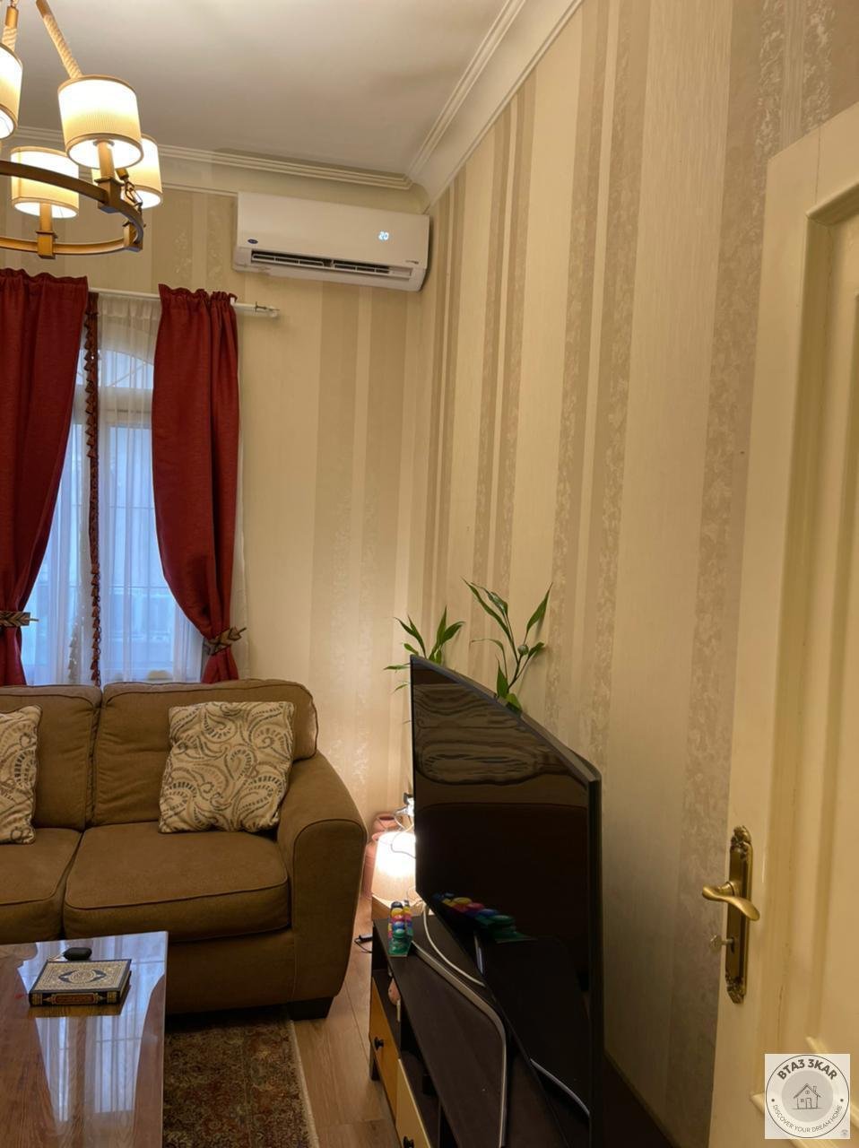 شقة دور اول بفيلات البنفسج تشطيب الترا سوبر لوكس مكيفة بالكامل