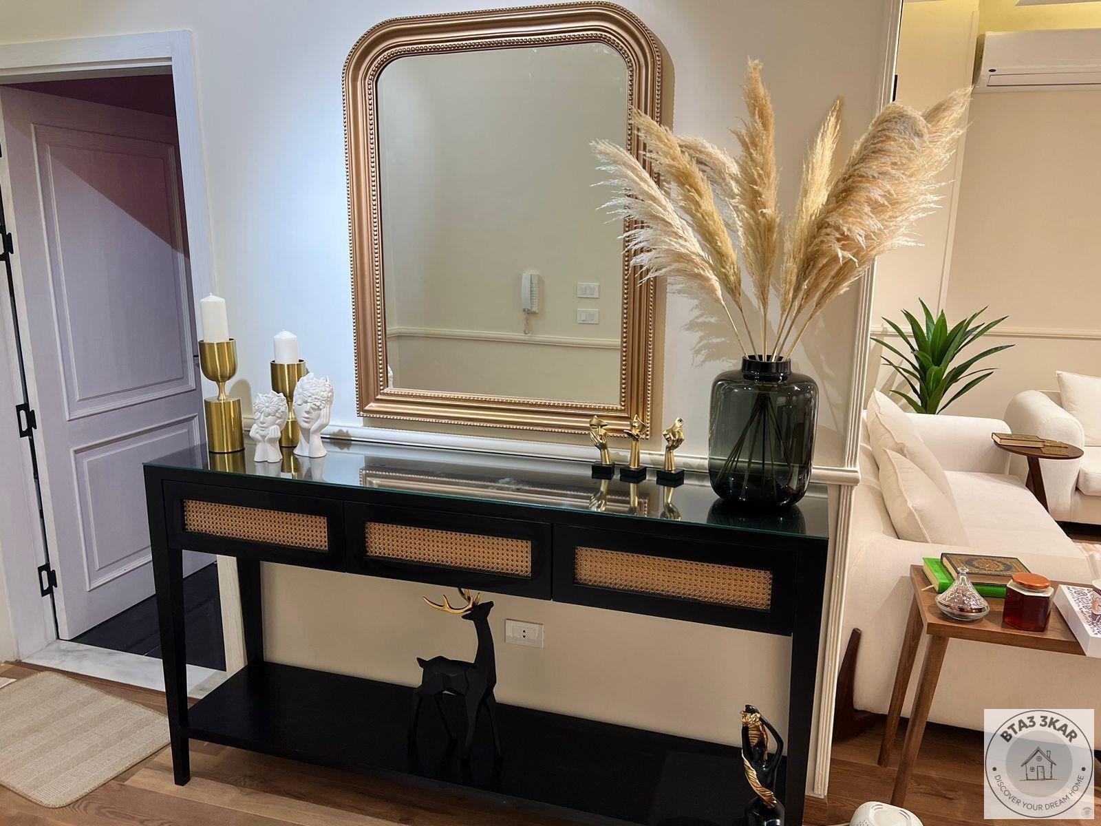 شقة دور اول بفيلات البنفسج تشطيب الترا سوبر لوكس مكيفة بالكامل