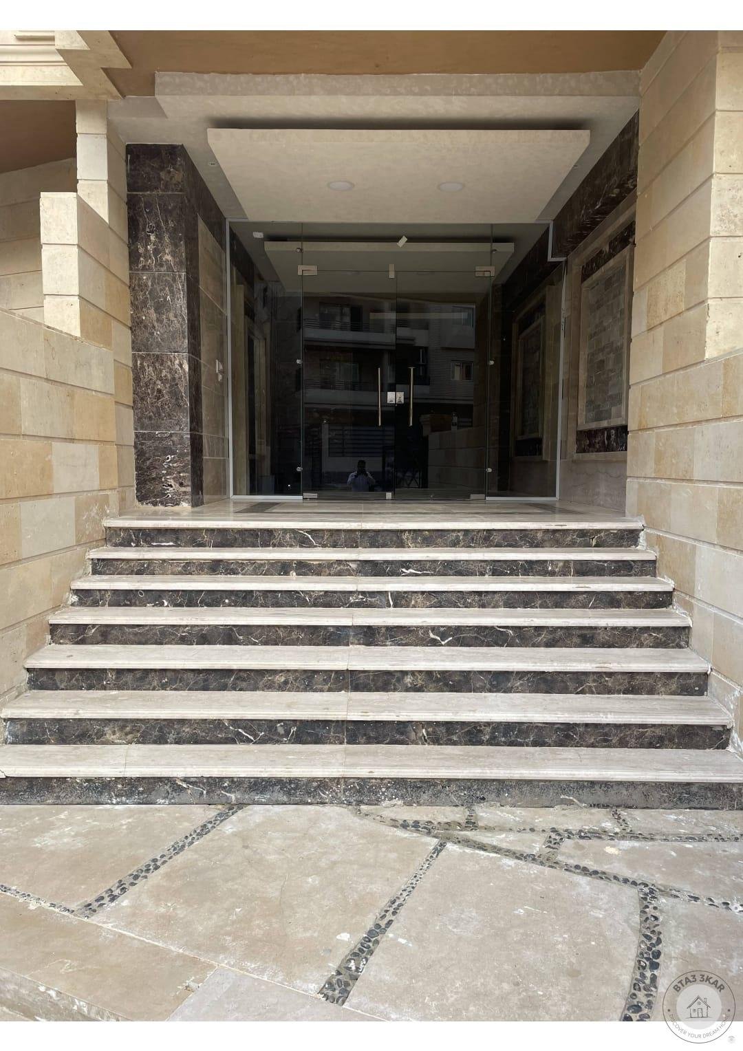 شقة دور متكرر امامي استلام فوري باللوتس الشمالية دقيقة من ش التسعين