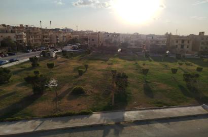 🏡✨ ڤيلا  في أرقى أحياء التجمع الخامس، جنوب الأكاديمية (و)، ثاني صف من شارع التسعين الشمالي وبإطلالة بانورامية على حديقة.
