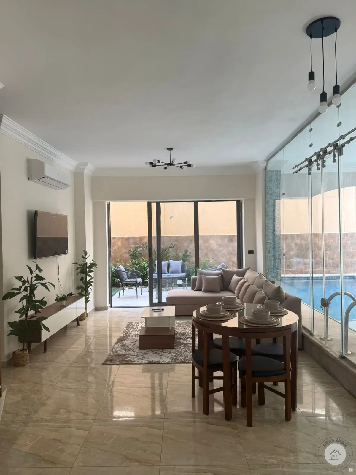 🏡✨ ڤيلا  في أرقى أحياء التجمع الخامس، جنوب الأكاديمية (و)، ثاني صف من شارع التسعين الشمالي وبإطلالة بانورامية على حديقة.