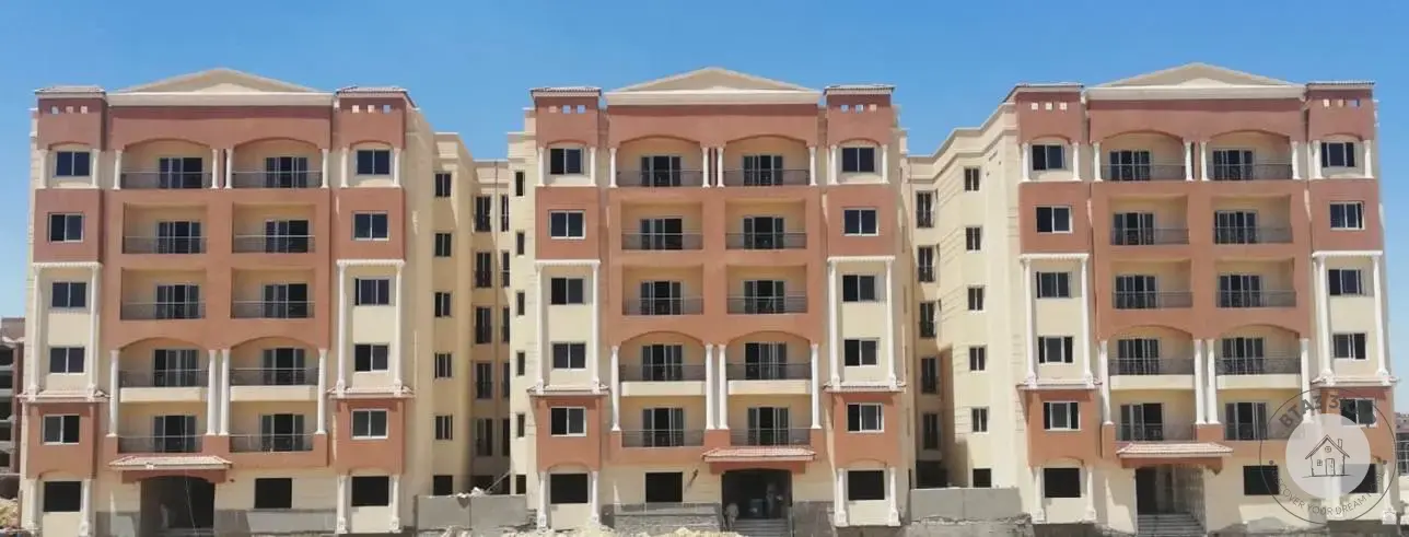 للبيع فى لؤلؤه القاهره الجديده التجمع الخامس دور تاني 152متر