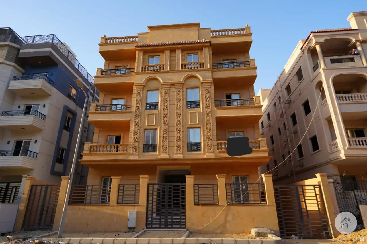 شقة دور ثالث استلام فوري 185 م دقيقة من محور محمد نجيب والتسعين الجنوبي