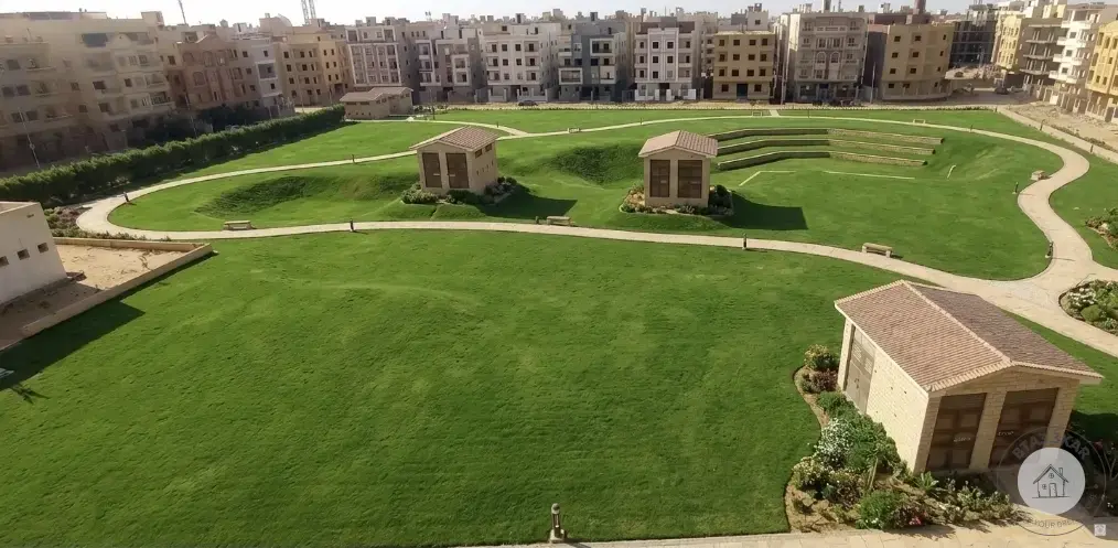 شقة دور متكرر بالاندلس 2 فيو جاردن بمساحة 200 م خطوات من ش التسعين
