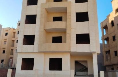 موقع مميز علي محور محمد نجيب مباشرة 120 م دور متكرر