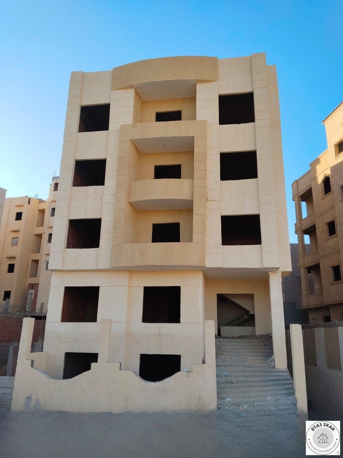 موقع مميز علي محور محمد نجيب مباشرة 120 م دور متكرر