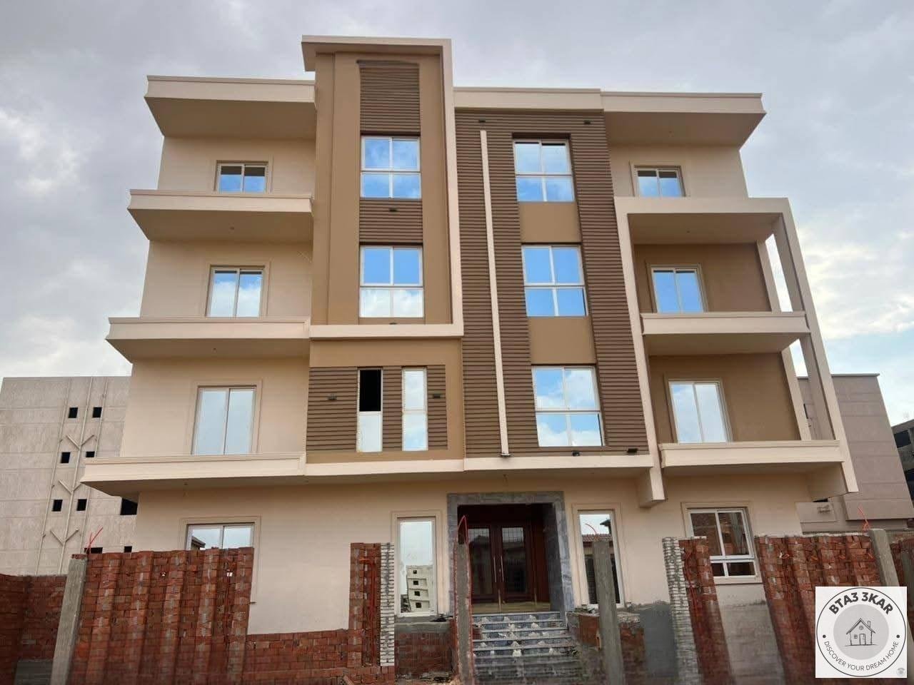 شقة بالحي الثاني بيت الوطن دور اول دقيقة من ش التسعين استلام فوري