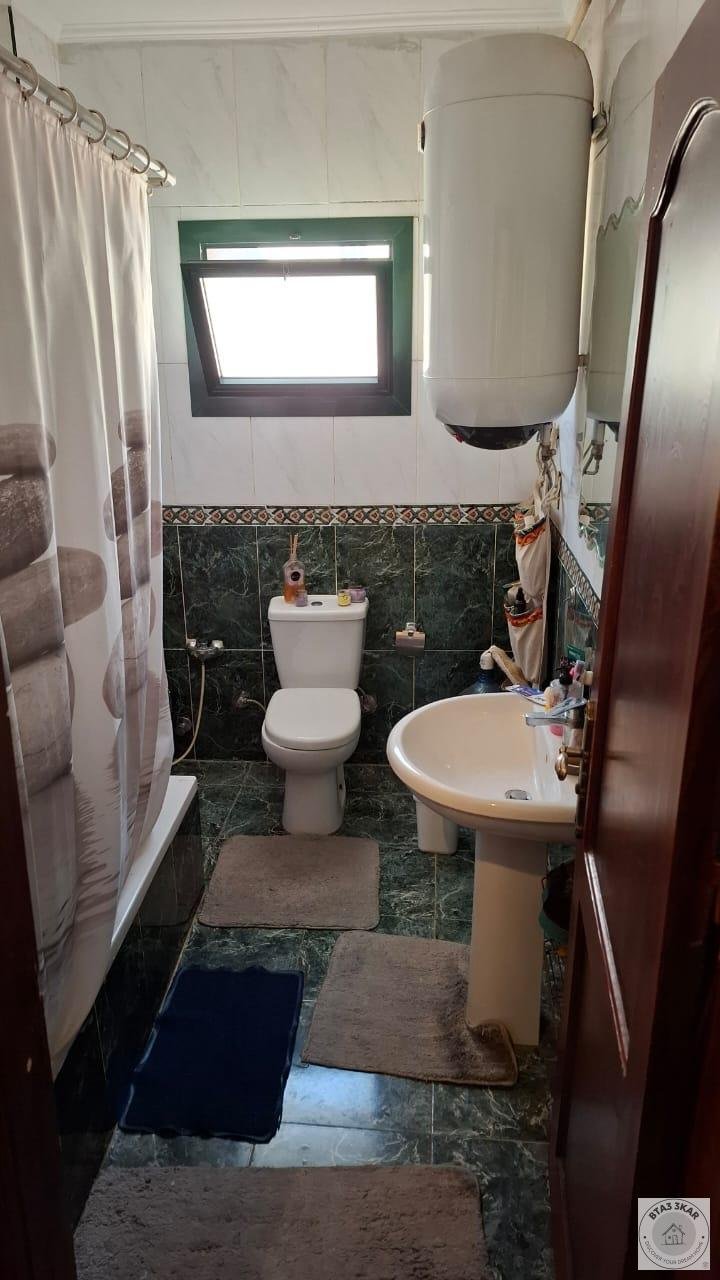 شقة دور ثاني 170 م تشطيب سوبر لوكس في منطقة ج الاكاديمية