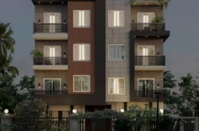 شقة دور متكرر بالنورث هاوس دقائق للتسعين الشمالى و دقائق لشارع النوادي