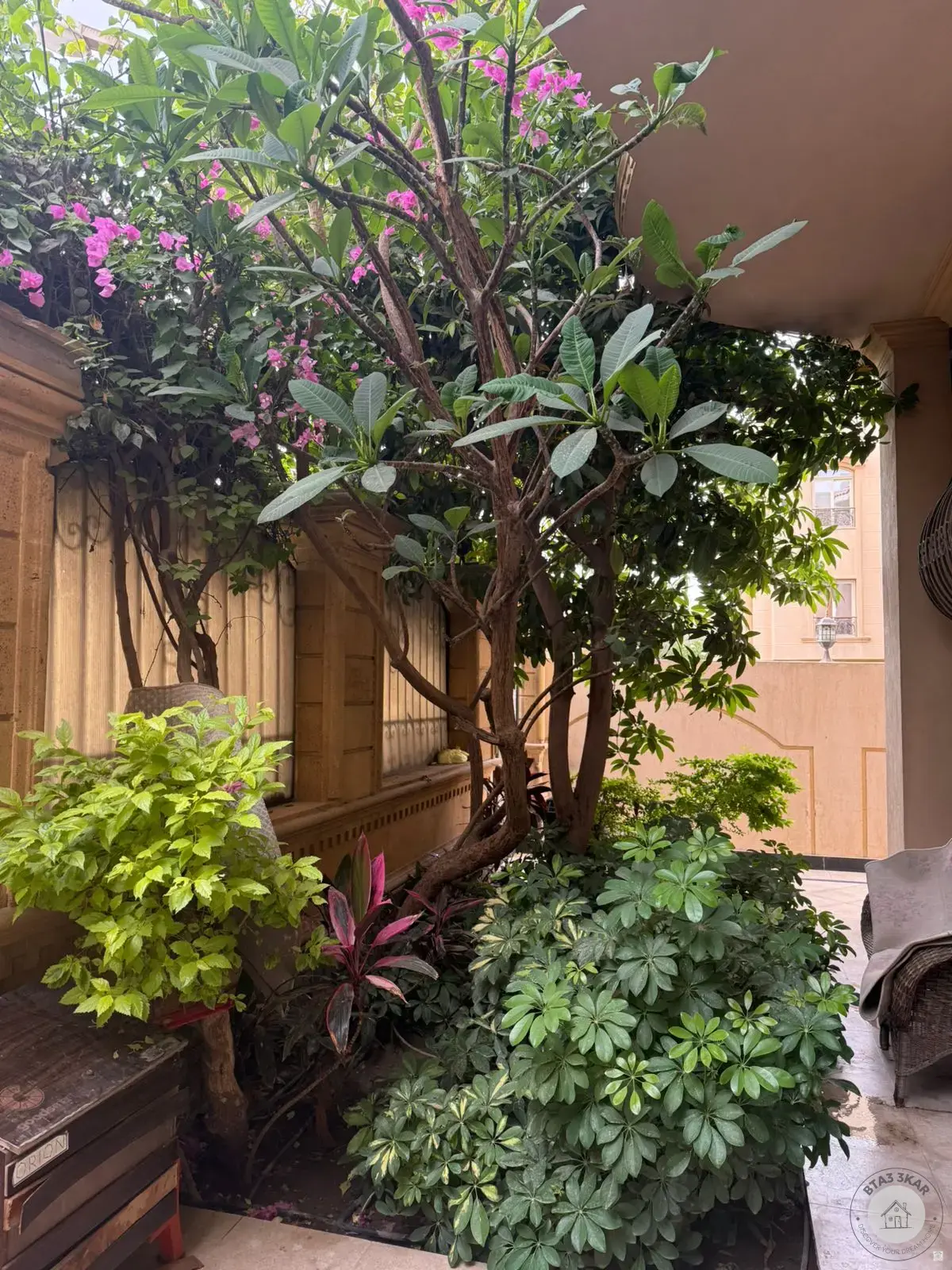 🏡✨ ڤيلا  في أرقى أحياء التجمع الخامس، جنوب الأكاديمية (و)، ثاني صف من شارع التسعين الشمالي وبإطلالة بانورامية على حديقة.