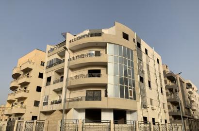 Prime location in Andalus 1 (second building from the boundary between Andalus 1 and 2), second floor, 185 sq m, panoramic view, immediate occupancy