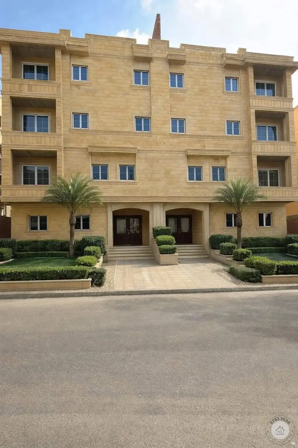 شقة 120 م دور ثالث امامي استلام فوري خطوات من محور محمد نجيب وبنزينه اوله وطالعه السخنه 3 دقايق من شارع التسعين الجنوبي